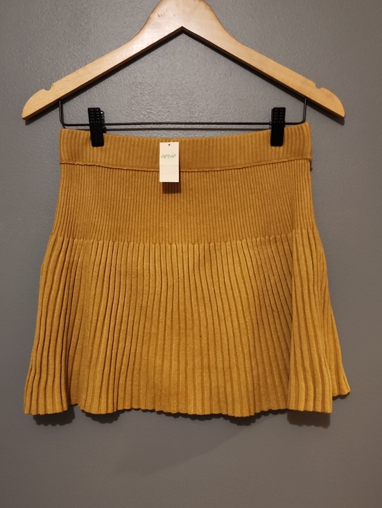 aerie Dresses & Skirts - aerie Ribbed Pleated Skirt, Golden Yellow, Size Small